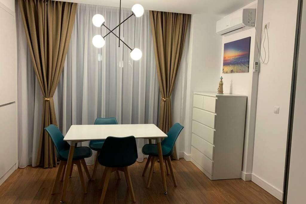 Andreve Apartment By Onix Blue Mamaia Nord, Baby Friendly, Private Parking Navodari Exterior photo